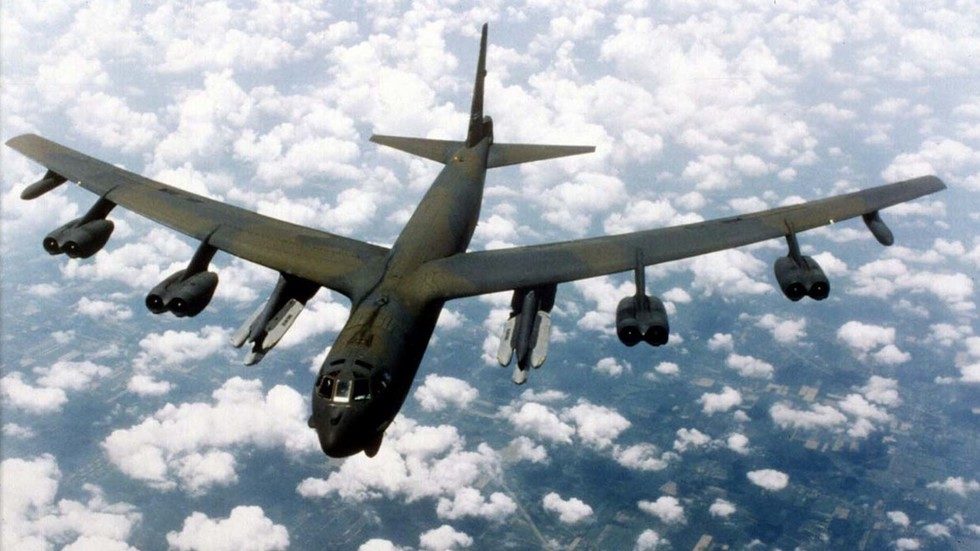 Click to enlarge B-52G bomber