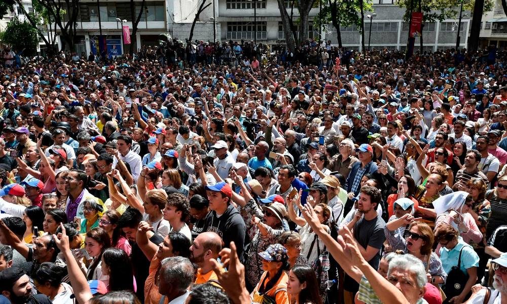 rich guaido supporters