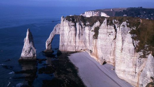 Click to enlarge Étretat