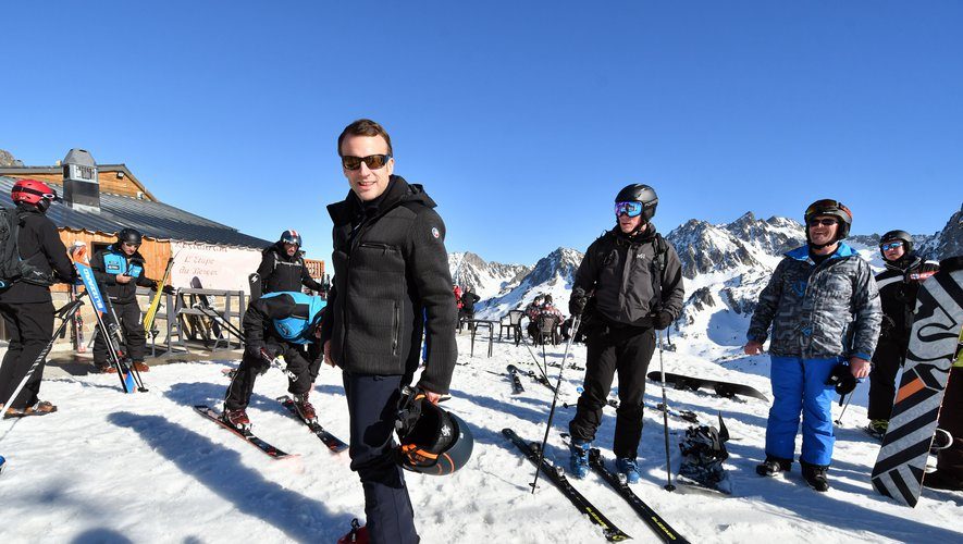 macron skiing