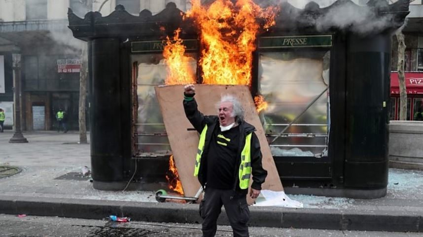 Click to enlarge yellow vests paris
