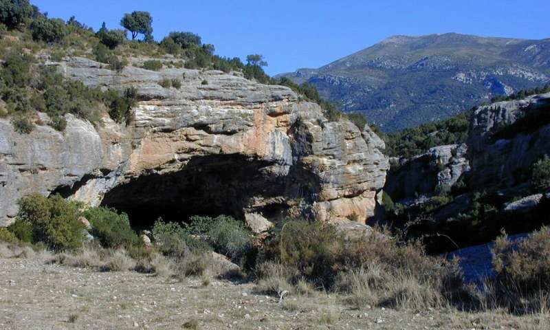 Click to enlarge Cueva de Chaves site