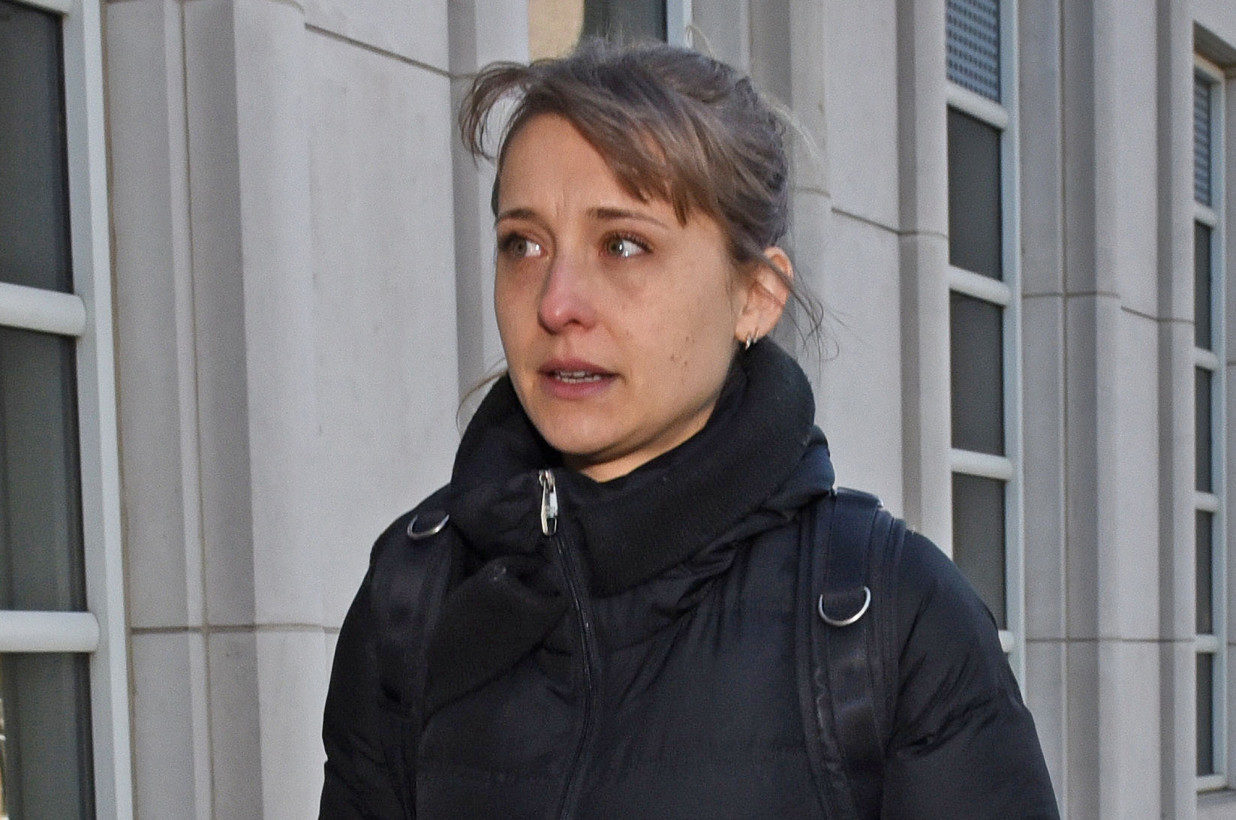 Allison Mack in plea negotiations over Nxivm sex-slave cult charges - Society's Child - Sott.net