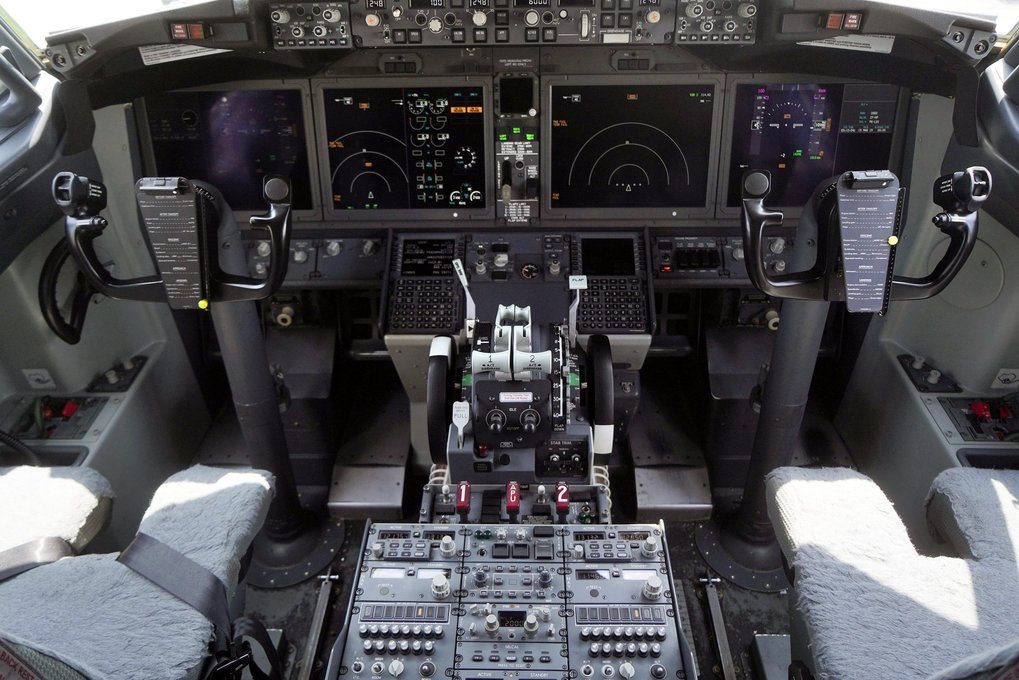 Click to enlarge 737 MAX 8 jet