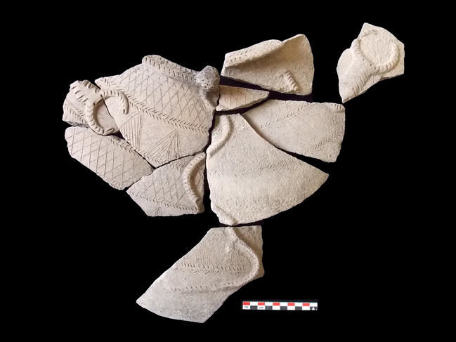 Ancient Kunara Vase