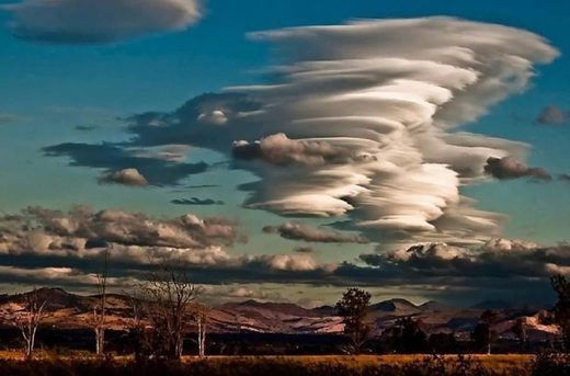 Click to enlarge Lenticular clouds