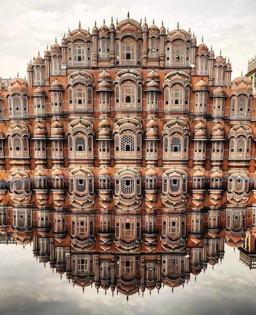 Click to enlarge Hava Mahal