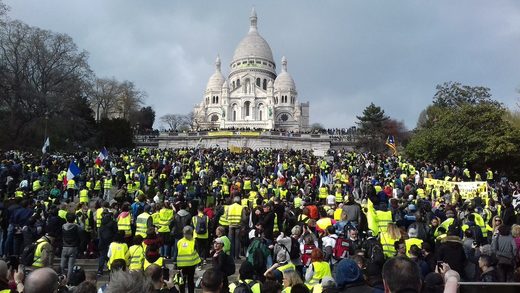 Click to enlarge sacre coeur yellow vests