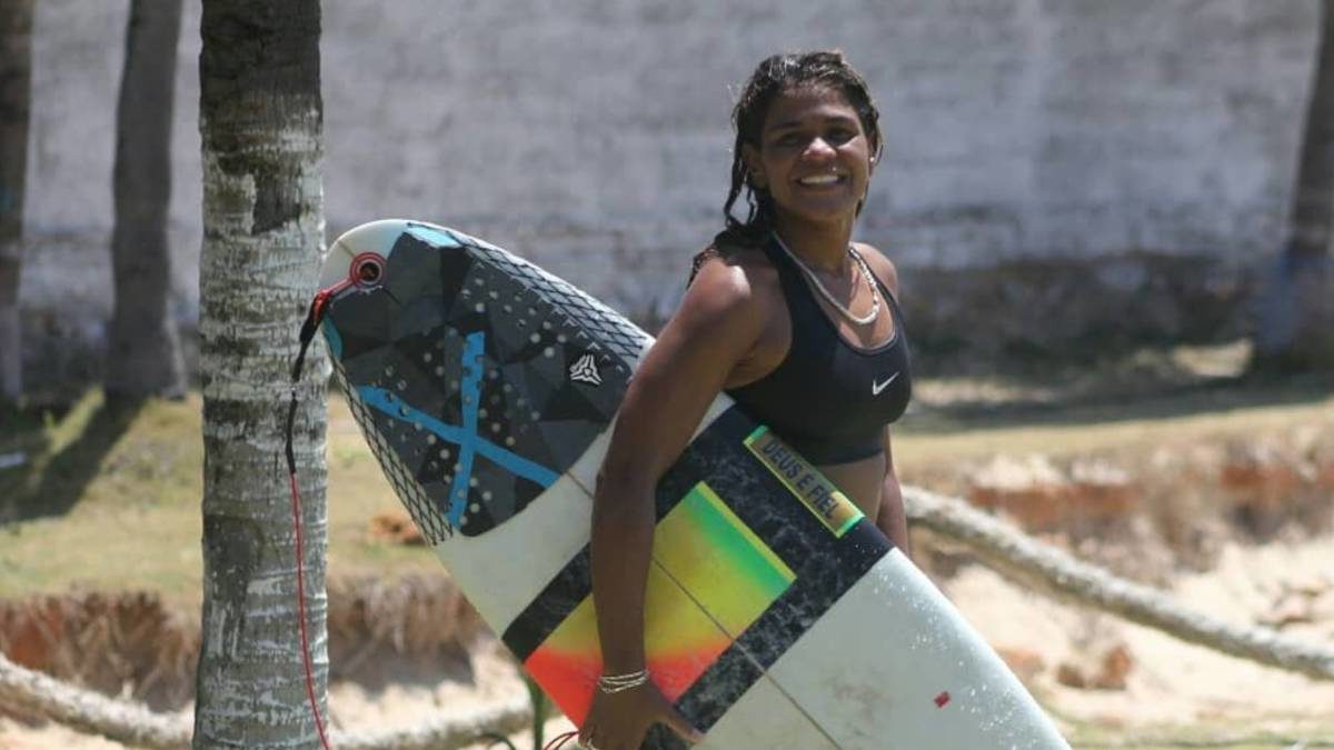 23-year-old Ceará champion Luzimara Souza was training off the coast of Fortaleza when the lightning bolt struck.