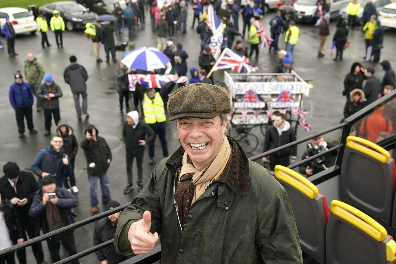 Click to enlarge Farage brexit march protest