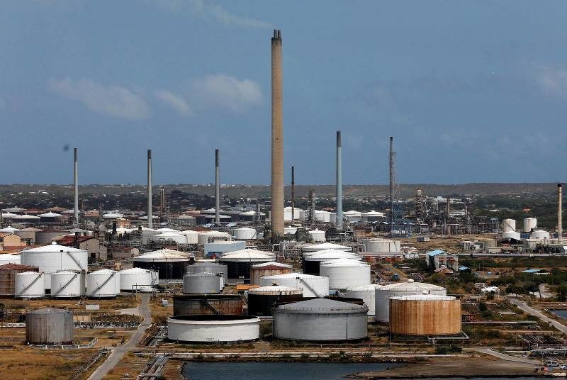 venezuela oil refinery