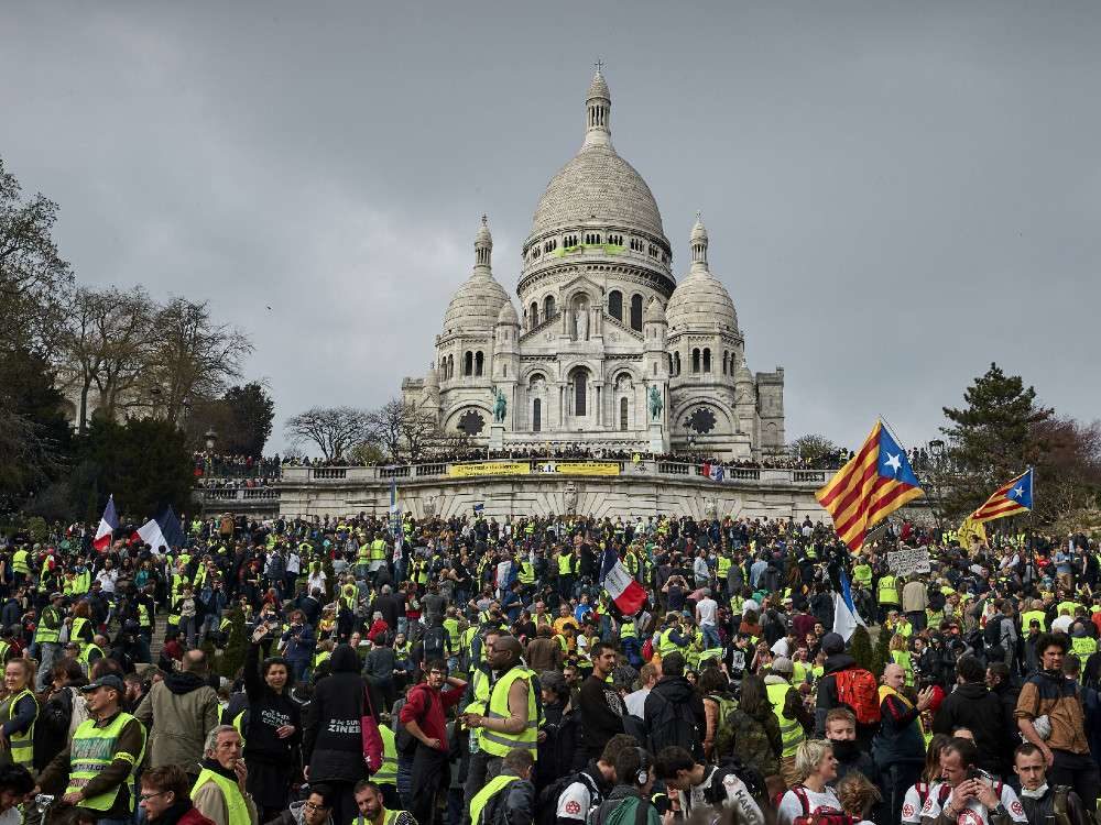 Click to enlarge yellow vest acte 19 sacre coeur