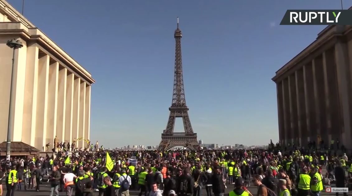 Click to enlarge france yellow vests