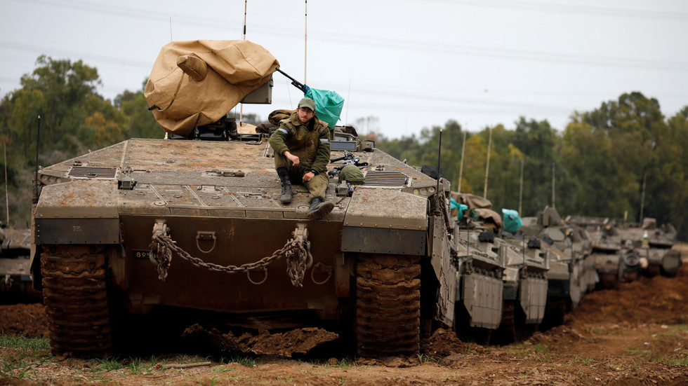 Click to enlarge israel tanks border gaza