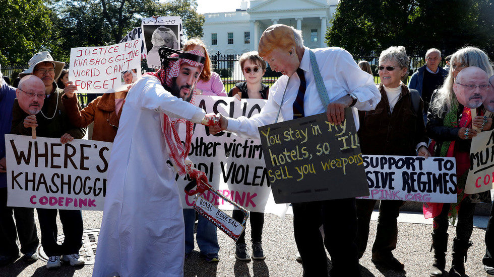 Click to enlarge trump saudi protest