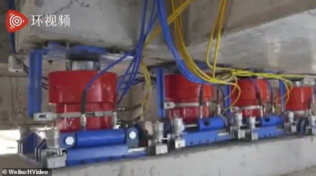 Click to enlarge hydraulic jacks
