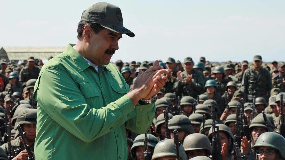 maduro with military