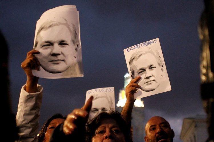 assange supporters
