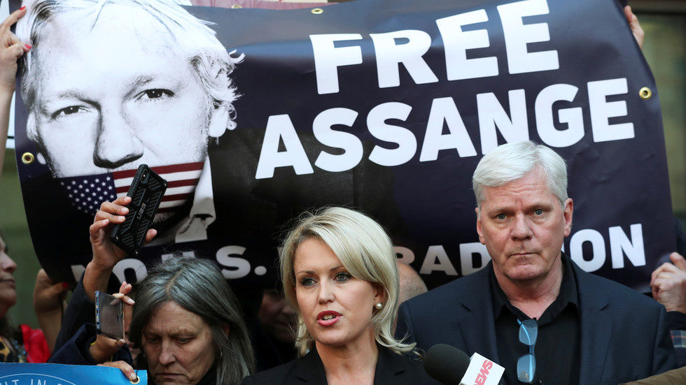 Click to enlarge Assange robinson Hrafnsson lawyer editor Wikileaks