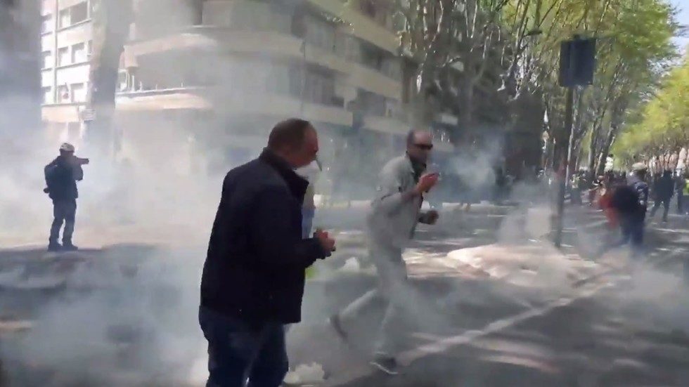 yellow vest protest toulouse april 2019