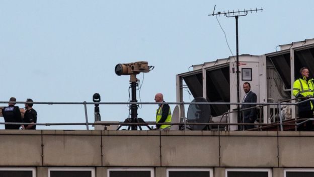 Click to enlarge gatwick airport drone ufo