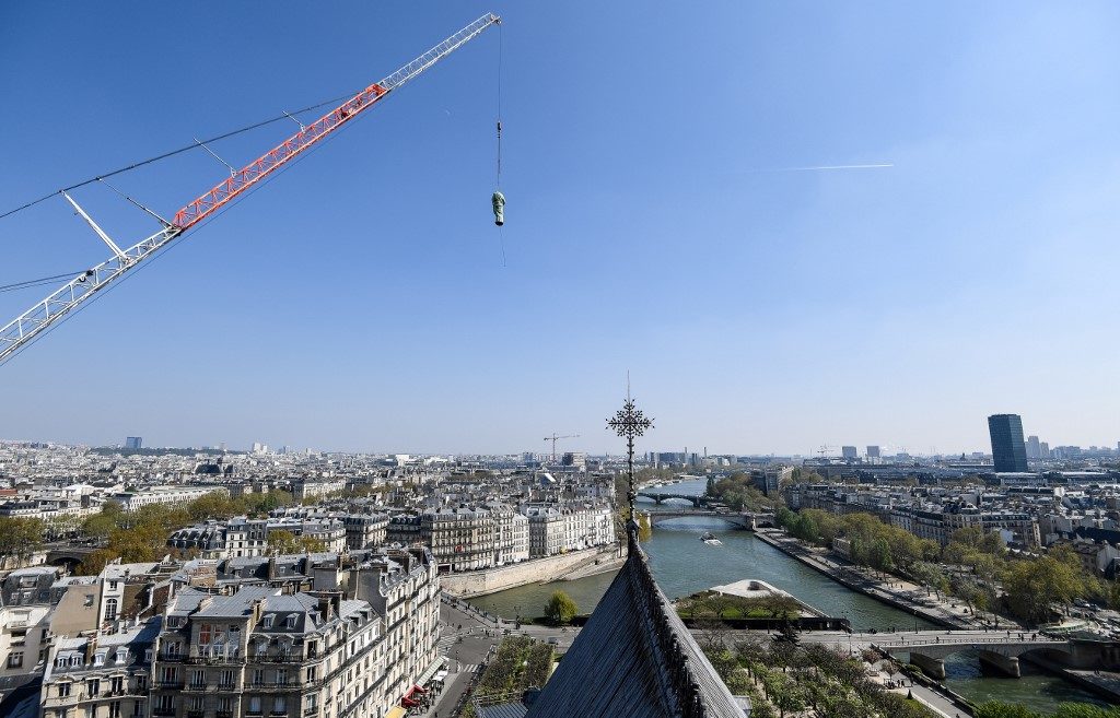 Bronze Statues removed Notre Dame