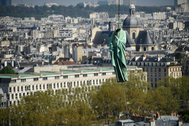 Bronze Statues removed Notre Dame