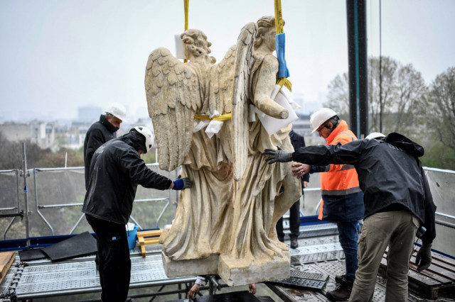 Click to enlarge Bronze Statues removed Notre Dame