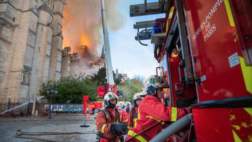 firfighters notre dame