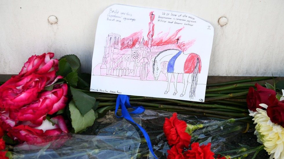 Click to enlarge flowers france embassy russia notre dame