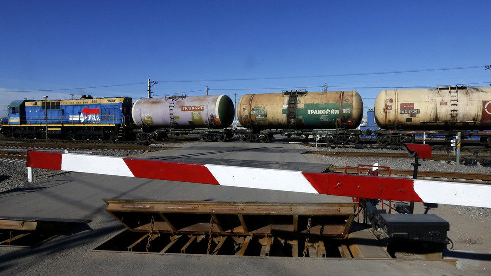 oil tank train