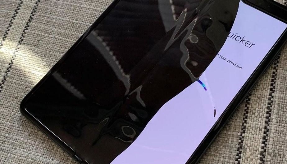 samsung folding phone damage