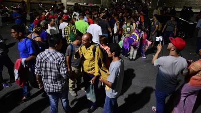 Click to enlarge migrant caravan honduras