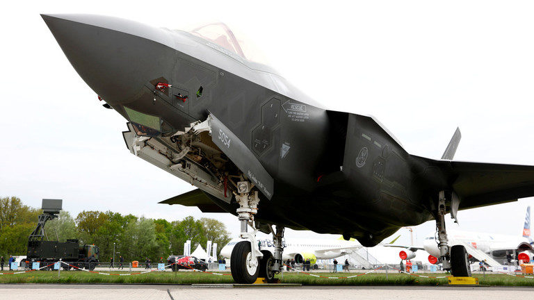 Click to enlarge F-35 aircraft