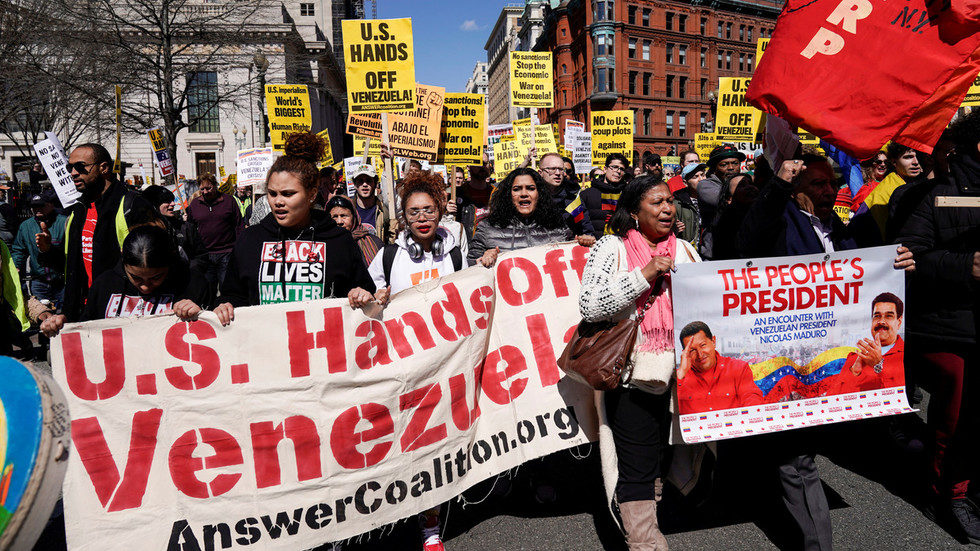 Click to enlarge protest venezuela embassy washington