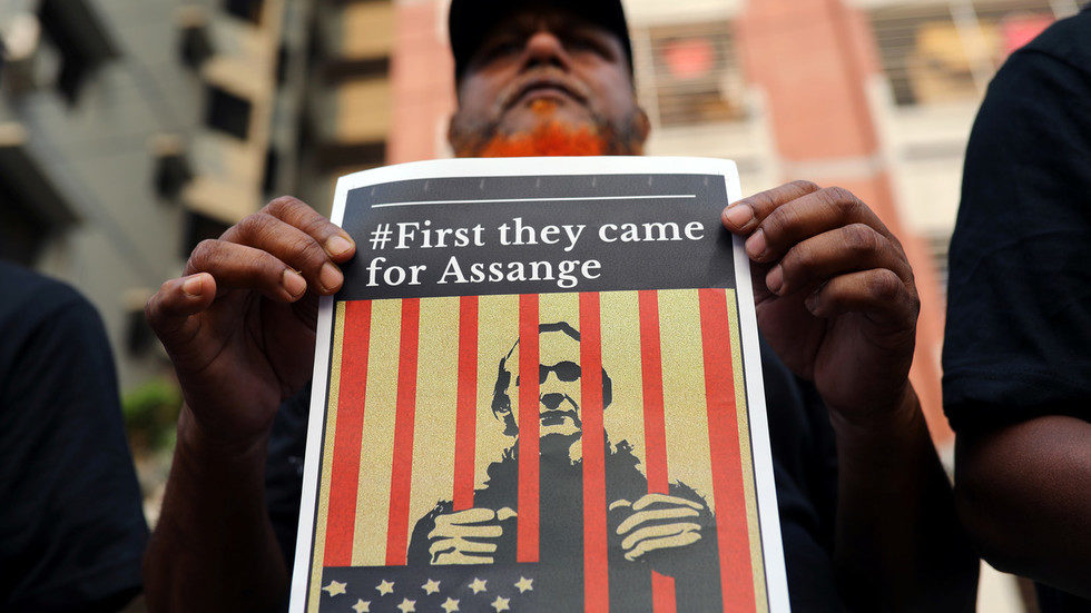 they came for Assange