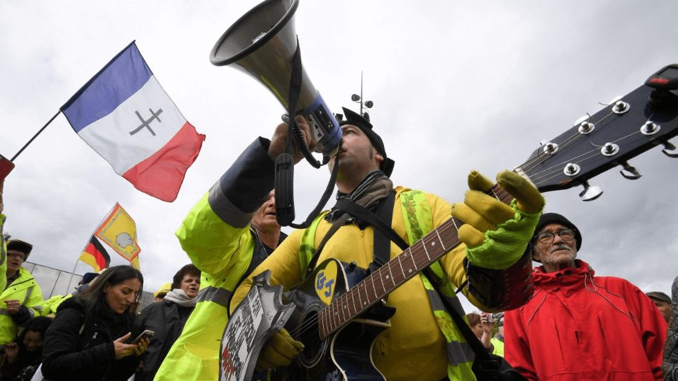 Click to enlarge yellow vests Strasbourg April 27 2019