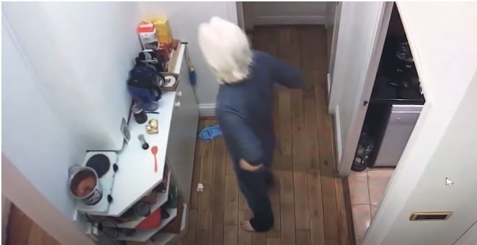 Click to enlarge assange surveillance video embassy