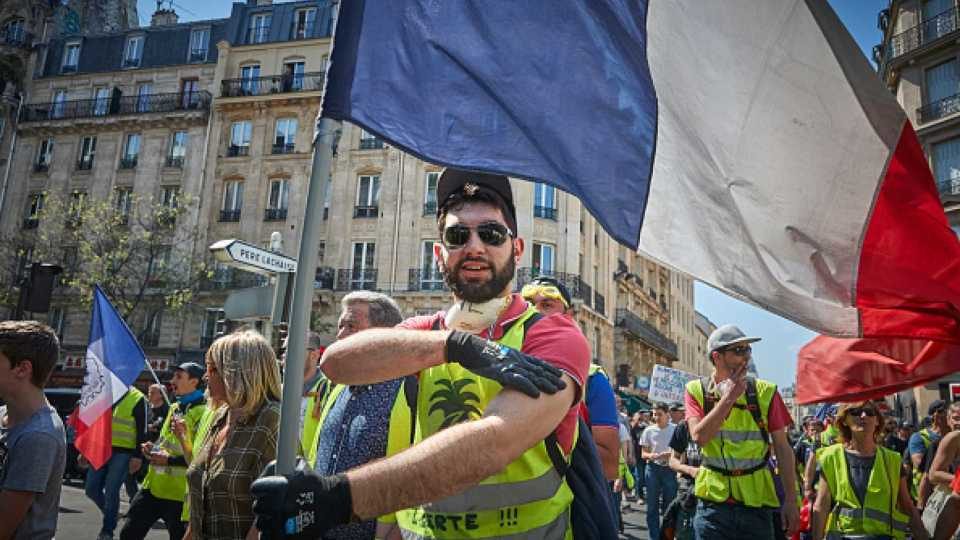 Yellow vests