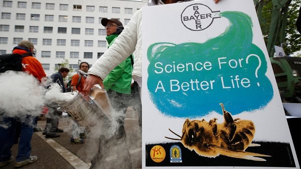 Click to enlarge Bayer protesters