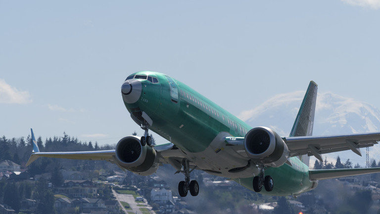 Boeing 737 MAX 8