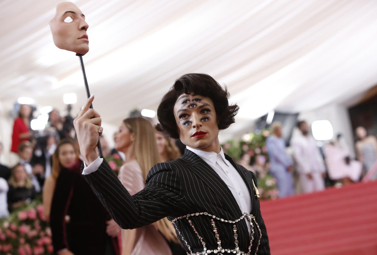 Click to enlarge Met gala idiots