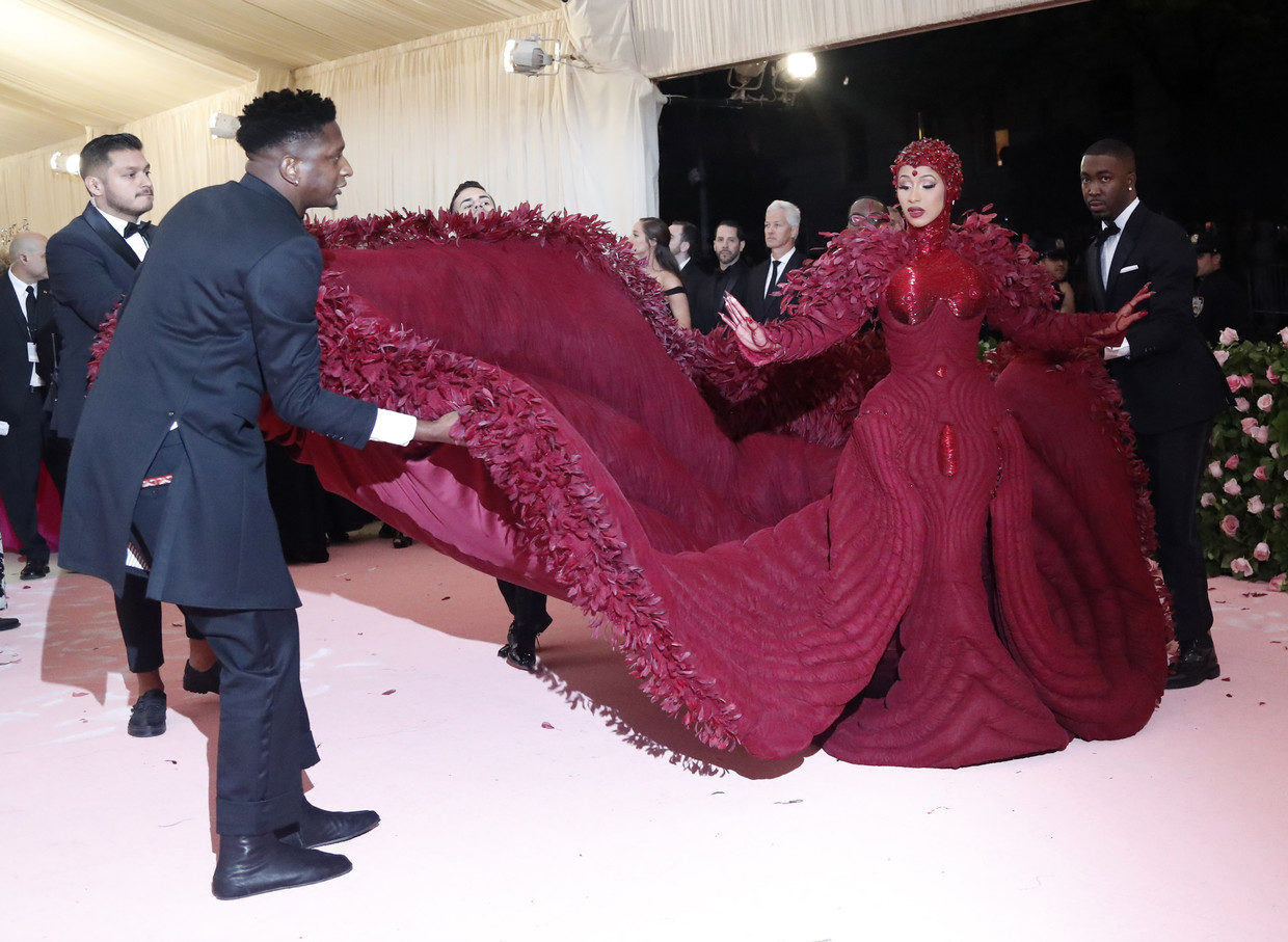 Click to enlarge Cardi B Met gala BS