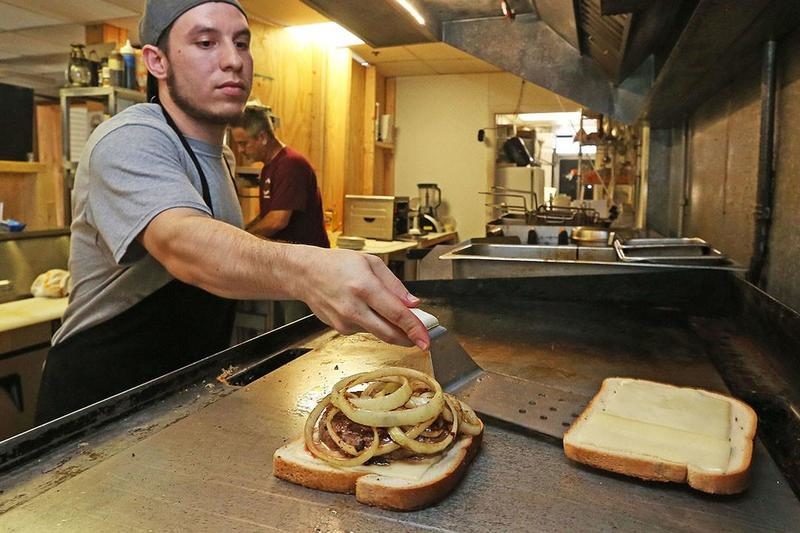 restaurant employment minimum wage
