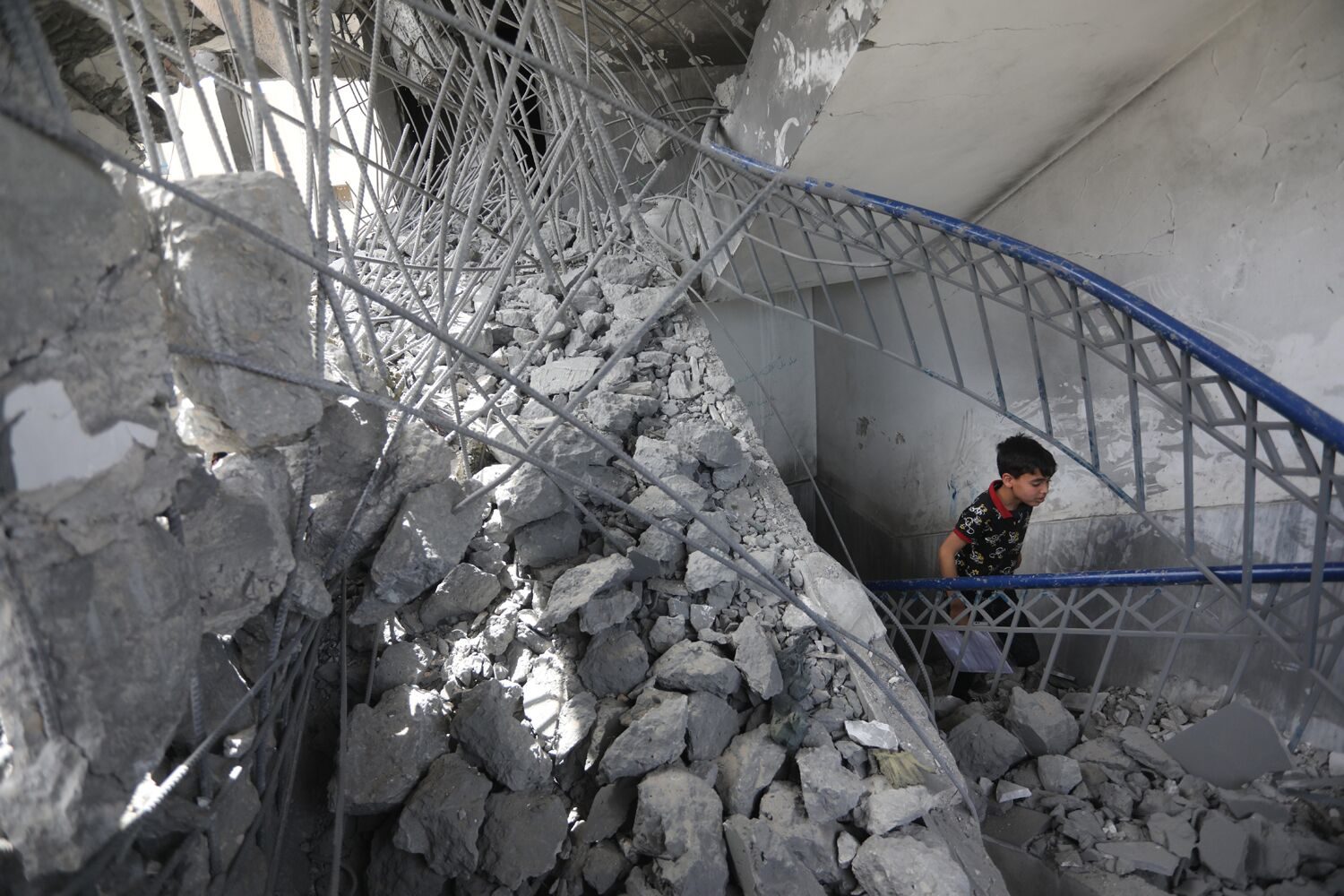 IDF bombs apartment building