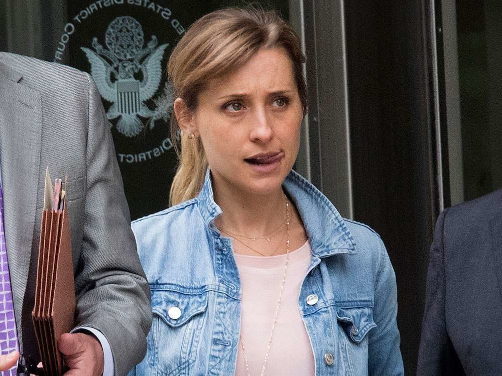 Actress Allison Mack leaves Federal court