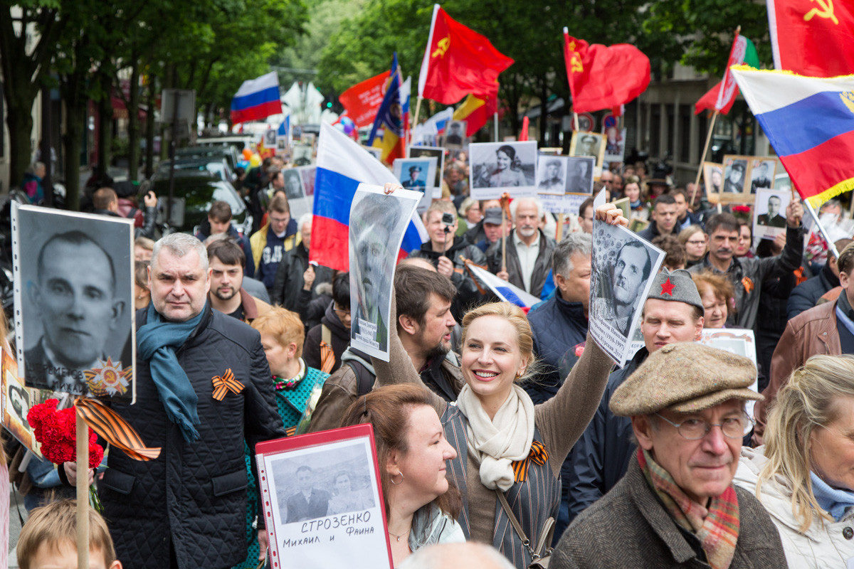 Click to enlarge immortal regiment paris