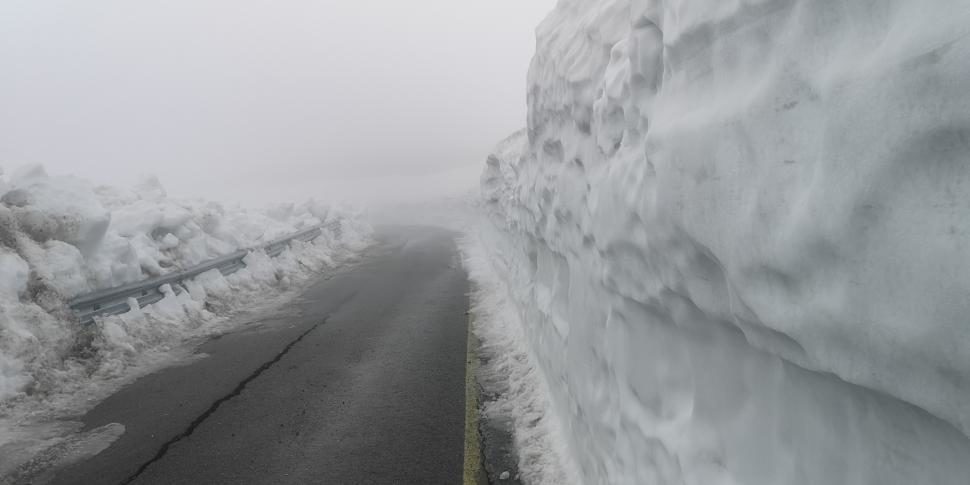 snow wall