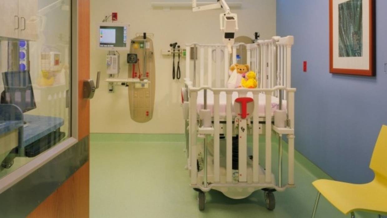 Click to enlarge hospital crib