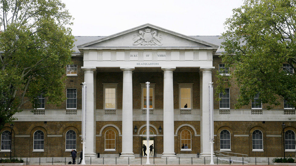 Click to enlarge Saatchi Gallery